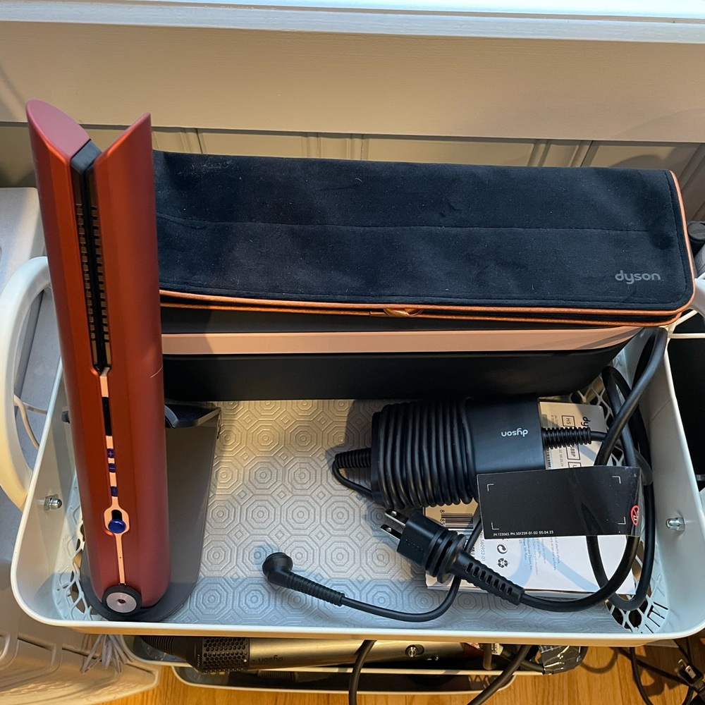 Dyson Corrale cordless hair straightener limited edition strawberry bronze - Picture 3 of 8
